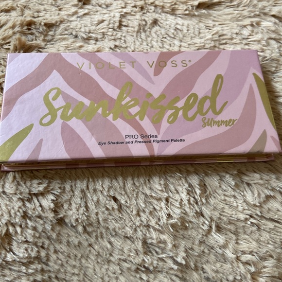 Violet Voss sunkissed summer eyeshadow palette - Picture 4 of 4